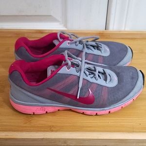 Womens Nike Better World Sneakers Size 9